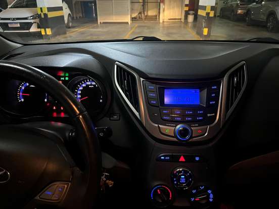 HYUNDAI-HB20S-2015