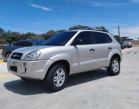 HYUNDAI TUCSON 2.0 MPFI GL 16V 142CV 2WD GASOLINA 4P AUTOMÁTICO