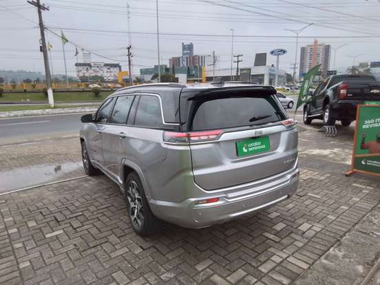 JEEP-COMMANDER-2024