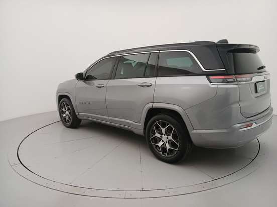 JEEP-COMMANDER-2024