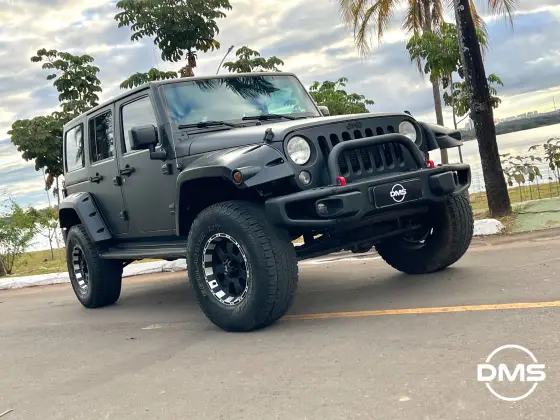 JEEP WRANGLER 3.6 UNLIMITED SPORT 4X4 V6 GASOLINA 4P AUTOMÁTICO