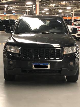 JEEP GRAND CHEROKEE 3.6 LAREDO 4X4 V6 24V GASOLINA 4P AUTOMÁTICO