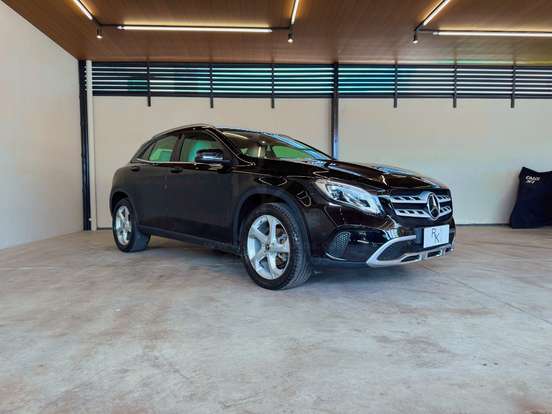 MERCEDES-BENZ-GLA 200-2017