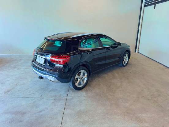 MERCEDES-BENZ-GLA 200-2017