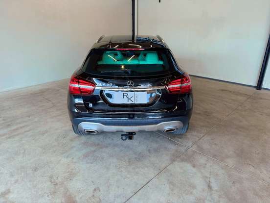 MERCEDES-BENZ-GLA 200-2017