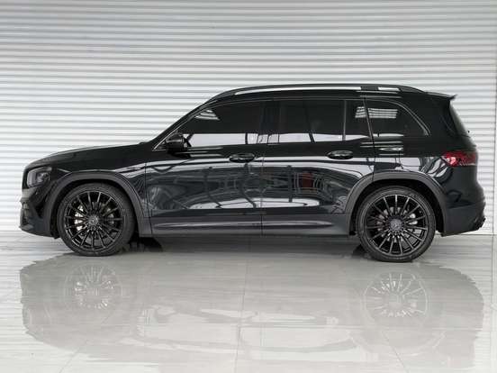 MERCEDES-BENZ-GLB 35 AMG-2022