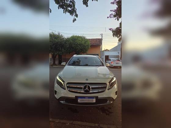 MERCEDES-BENZ GLA 200 1.6 CGI ADVANCE 16V TURBO FLEX 4P AUTOMÁTICO
