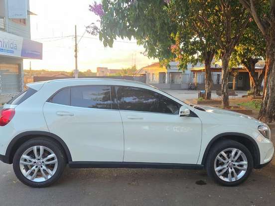 MERCEDES-BENZ-GLA 200-1.6 CGI ADVANCE 16V TURBO FLEX 4P AUTOMÁTICO MERCEDES-BENZ-GLA 200-2015