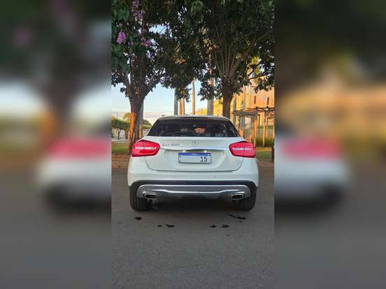 MERCEDES-BENZ-GLA 200-2015