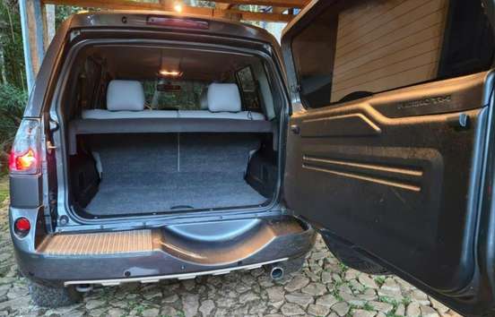MITSUBISHI-PAJERO-2011