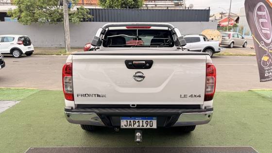 NISSAN FRONTIER 2.3 16V TURBO DIESEL LE CD 4X4 AUTOMÁTICO