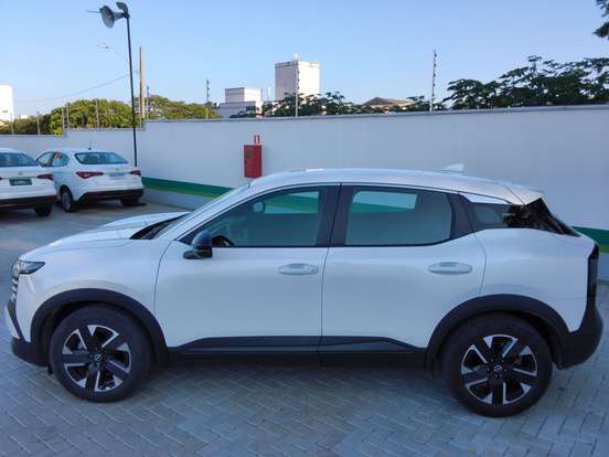 NISSAN-KICKS-2025