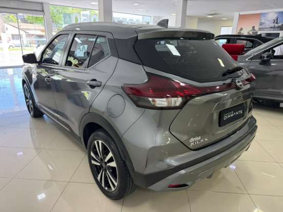 NISSAN-KICKS-2022