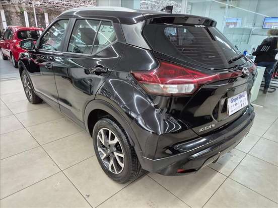 NISSAN-KICKS-2023