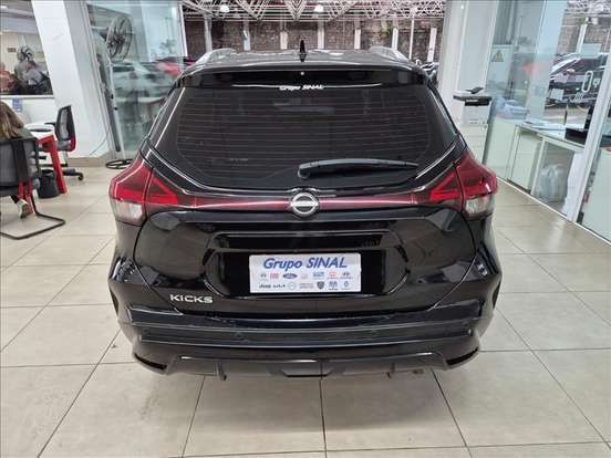 NISSAN-KICKS-2023