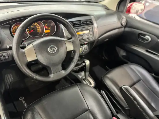 NISSAN-LIVINA-2011