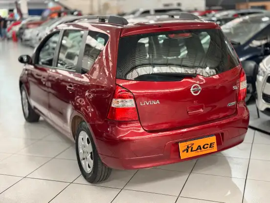 NISSAN-LIVINA-2011