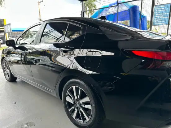 NISSAN-VERSA-2022