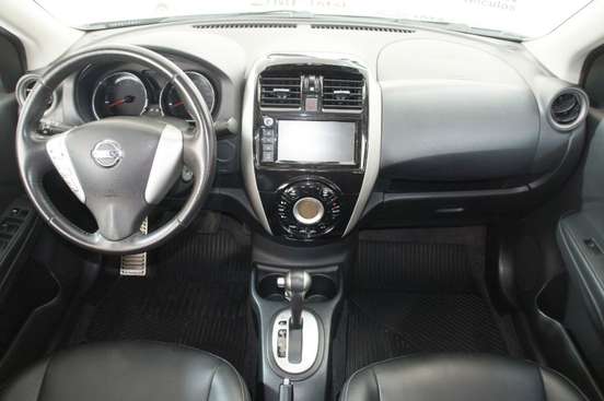 NISSAN-VERSA-2019