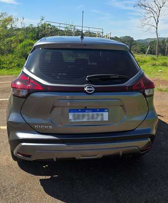 NISSAN-KICKS-2023
