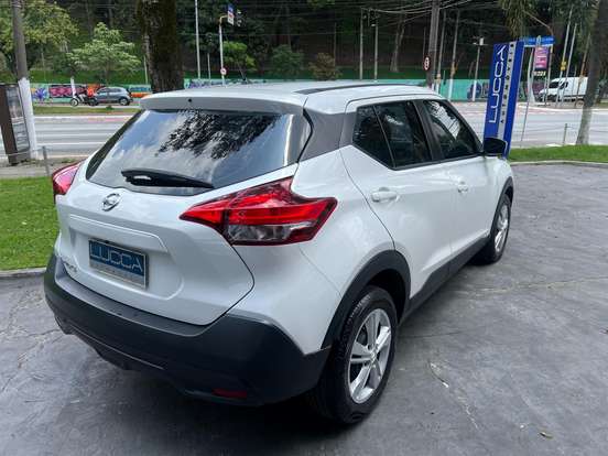 NISSAN-KICKS-2020