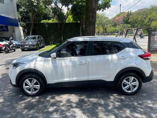 NISSAN-KICKS-2020
