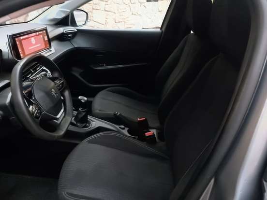 PEUGEOT-208-2023