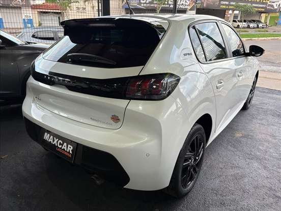 PEUGEOT-208-2022