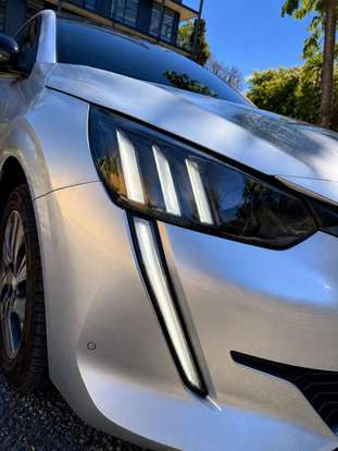 PEUGEOT-208-2020