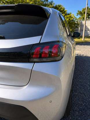 PEUGEOT-208-2020