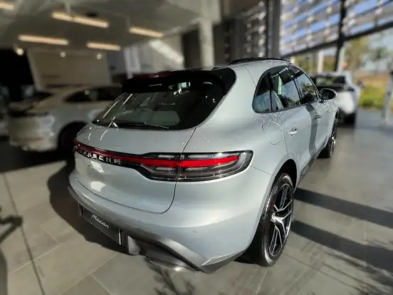 PORSCHE-MACAN-2026
