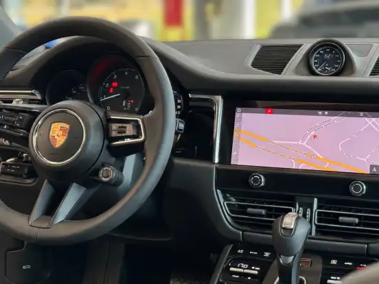 PORSCHE-MACAN-2026