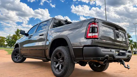 RAM-1500-5.7 V8 GASOLINA REBEL CD 4X4 AUTOMÁTICO RAM-1500-2022