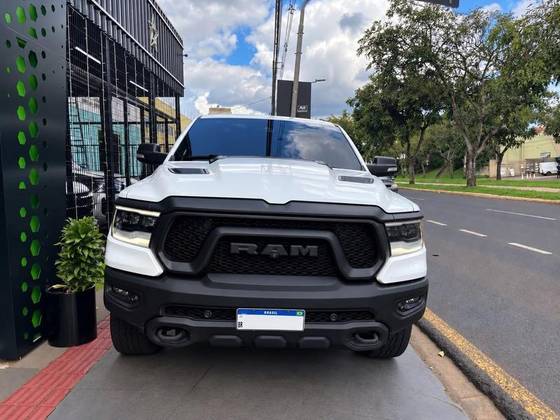 RAM 1500 5.7 V8 GASOLINA REBEL CD 4X4 AUTOMÁTICO