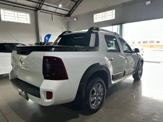 RENAULT-DUSTER OROCH-2017
