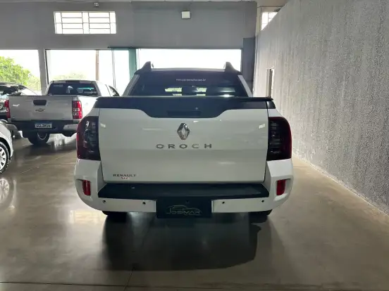 RENAULT-DUSTER OROCH-2017