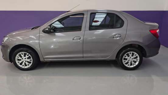RENAULT-LOGAN-2024