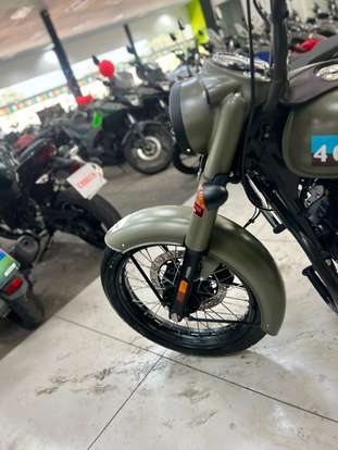 ROYAL ENFIELD-CLASSIC 350-2025