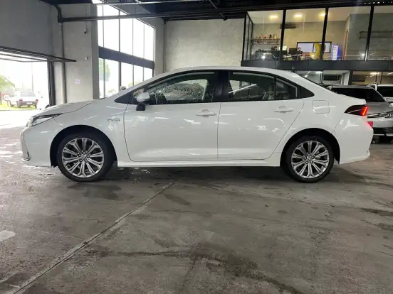 TOYOTA-COROLLA-2021