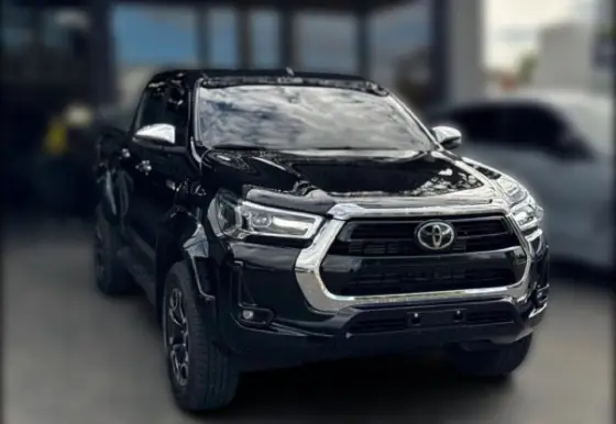 TOYOTA HILUX 2.8 D-4D TURBO DIESEL CD SRX PLUS 4X4 AUTOMÁTICO