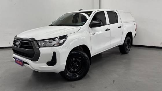 TOYOTA HILUX 2.8 D-4D TURBO DIESEL CD POWER PACK 4X4 AUTOMÁTICO