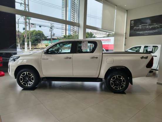 TOYOTA-HILUX-2026