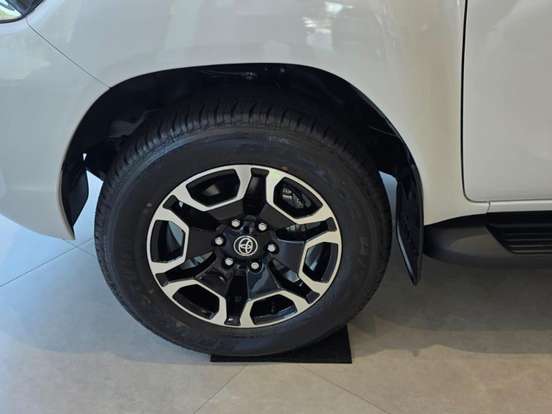 TOYOTA-HILUX-2026