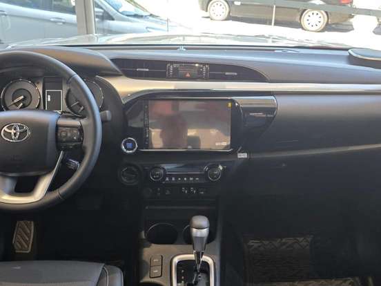 TOYOTA-HILUX-2026