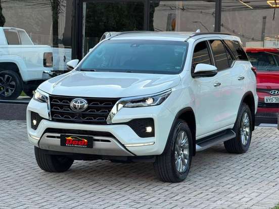 TOYOTA-HILUX SW4-2.8 D-4D TURBO DIESEL SRX 7L 4X4 AUTOMÁTICO TOYOTA-HILUX SW4-2022