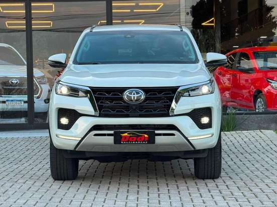 TOYOTA-HILUX SW4-2022