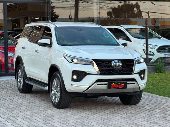 TOYOTA-HILUX SW4-2022