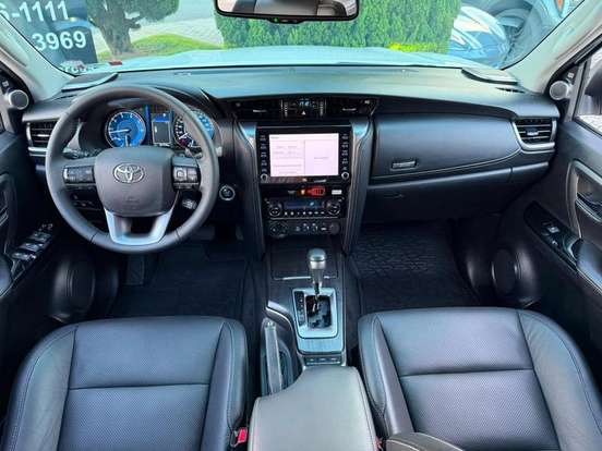 TOYOTA-HILUX SW4-2.8 D-4D TURBO DIESEL SRX 7L 4X4 AUTOMÁTICO TOYOTA-HILUX SW4-2022