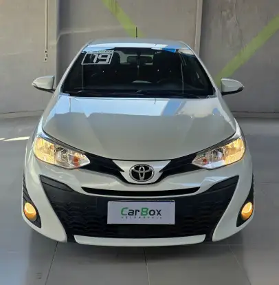 TOYOTA-YARIS-2019