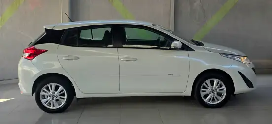 TOYOTA-YARIS-2019